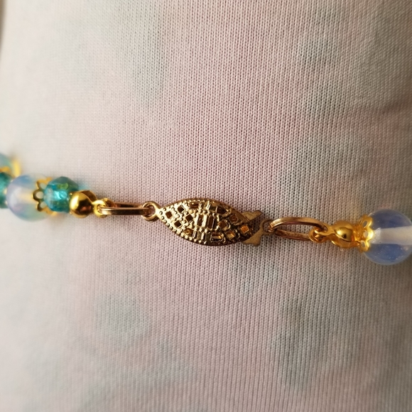 Relisted -Art deco upcycled necklace aqua blue opalescent glass repurposed - Picture 8 of 11